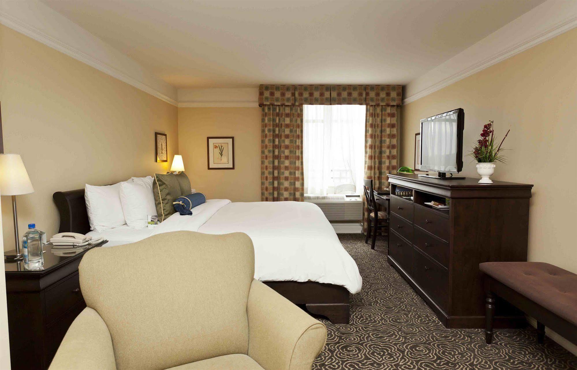 Le St-Martin Hotel&Suites Laval Buitenkant foto